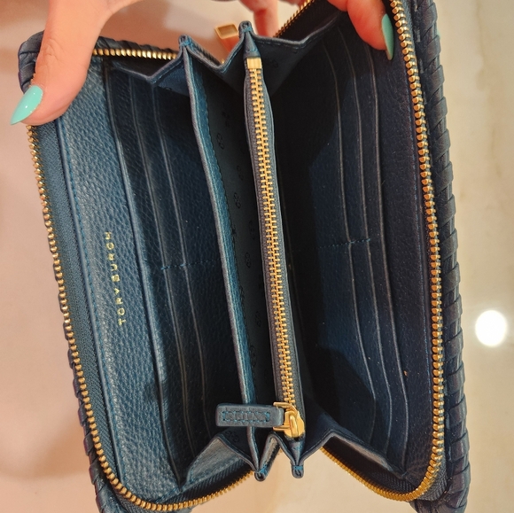 Tory Burch Marion Slouchy Tote Hudson Bay/ Navy Pebbled Leather - Picture 12 of 14